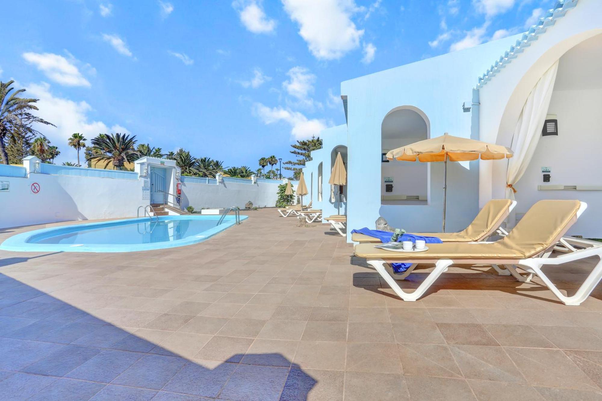 Neptuno Bungalows - Adults Only Corralejo Exterior photo